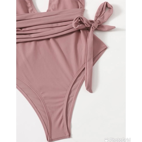 ❤️‍🔥 LAST ONE ❤️‍🔥 Women’s Monokini One Piece Bikini Swimsuit SIze M - Picture 5 of 7